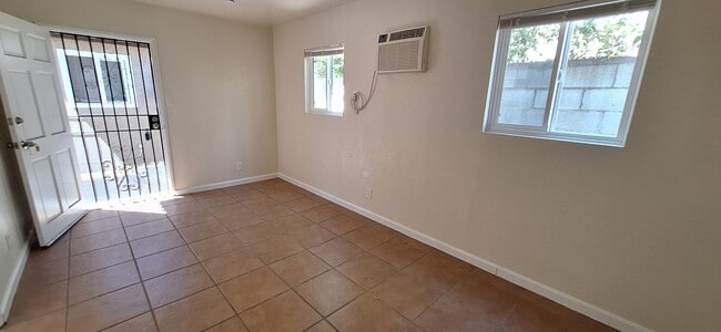 Photo - 13453 1/4 Filmore St Unit 13457 1/2