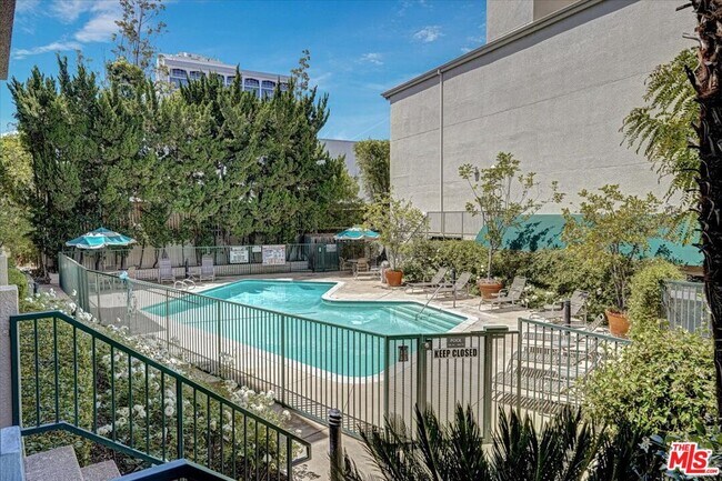 Photo - 4501 Cedros Ave Unit 135