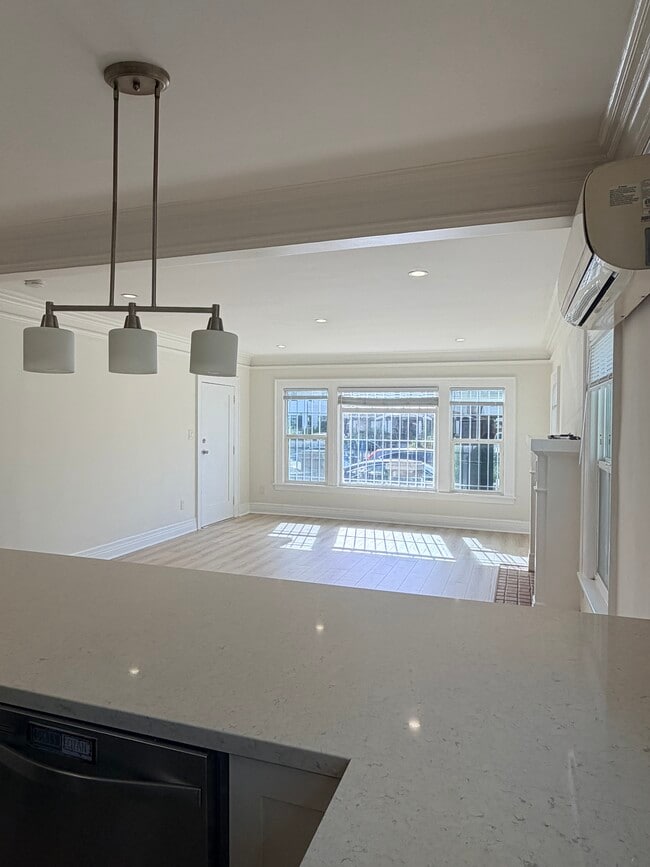 Photo - 1324 S Van Ness Ave Unit 1324