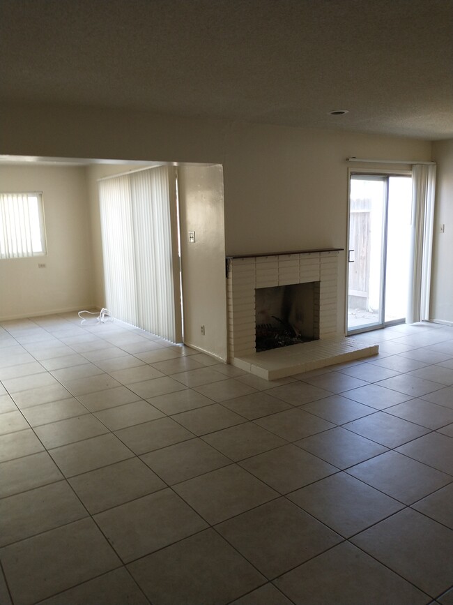dining room, Living Room - 1855 W Malvern Ave Unit condo