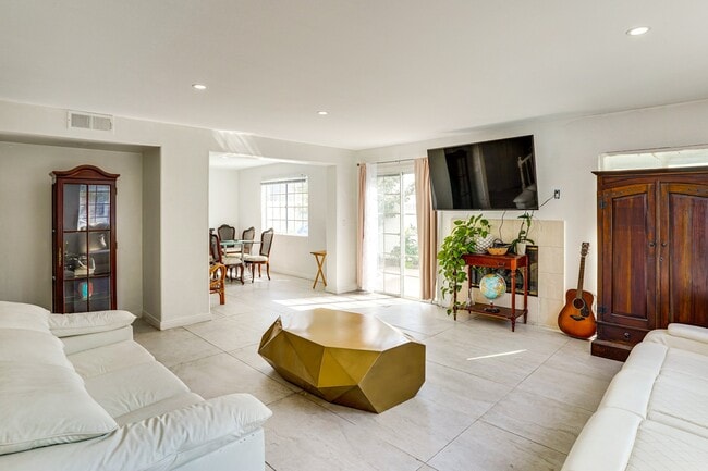 Photo - 2106 Nelson Ave