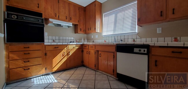 Photo - 1642 N Russell Ave Unit 1