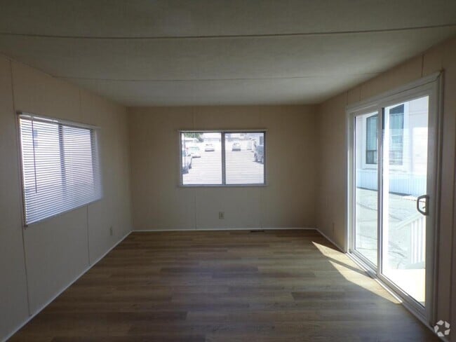 Building Photo - 12710 3rd St Rental