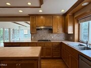 Photo - 2790 Gainsborough Dr