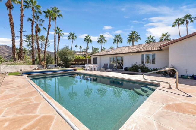 Building Photo - 39124 Channel Dr