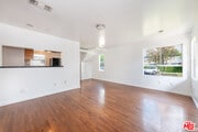 Photo - 627 N Niagara St House