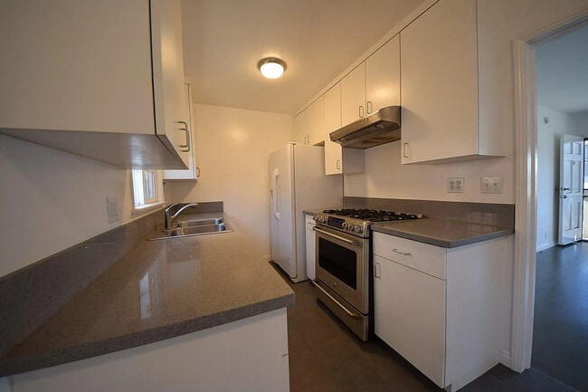 Photo - 4401 1/2 W Exposition Blvd