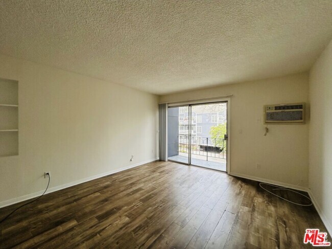 Building Photo - 1827 Veteran Ave Unit 15 Rental