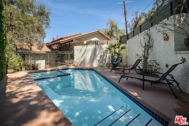 Building Photo - 4713 Bedel St Rental