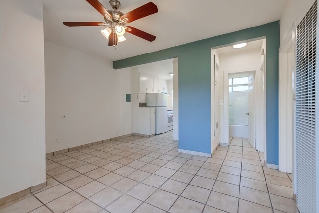 Photo - 2431 S Ridgeley Dr Unit 10