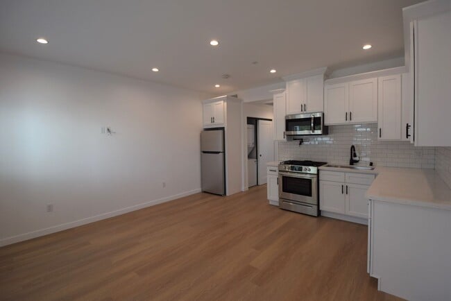 Photo - 5915 Fair Ave Unit 5911