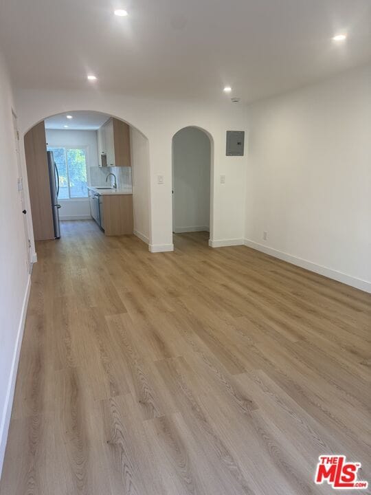 Building Photo - 1254 N Orange Grove Ave Unit 3