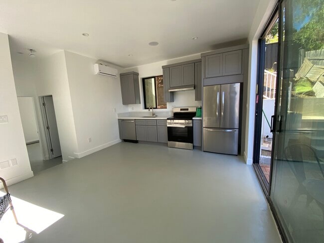 Photo - 4435 Radium Dr