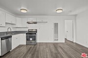 Photo - 14333 Haynes St Apartment Unit 5