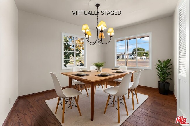 Photo - 549 El Medio Ave