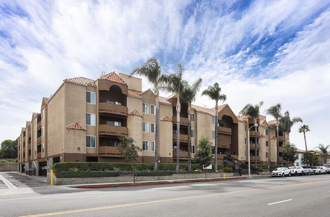 Photo - Encino Palms Apartments