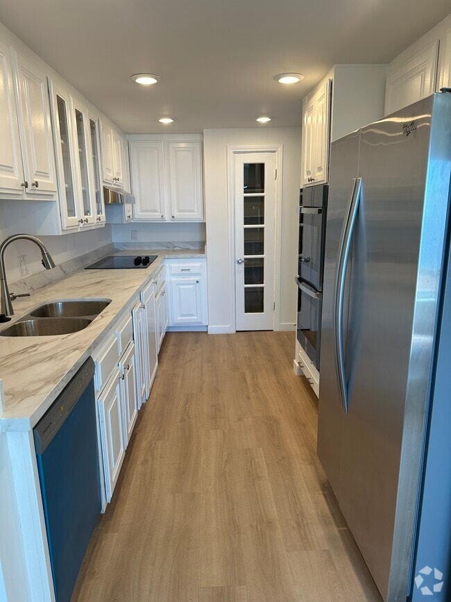 Building Photo - 3200 La Rotonda Dr Unit 609 Rental