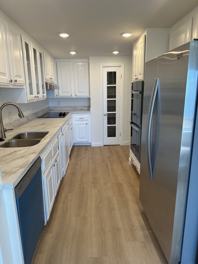 Photo - 3200 La Rotonda Dr Condo Unit 609