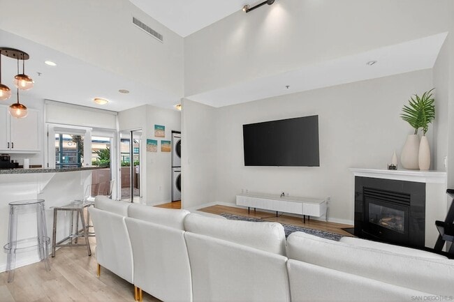 Photo - 555 Front St Unit 206