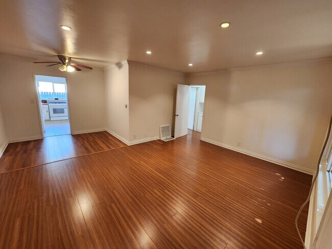 Photo - 10838 Morrison St Unit Morrison