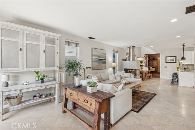 Photo - 610 Marigold Ave