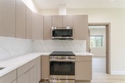 Photo - 11120 Emelita St