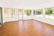Photo - Large 6 Bedroom - Huge Yard - Students Welcome