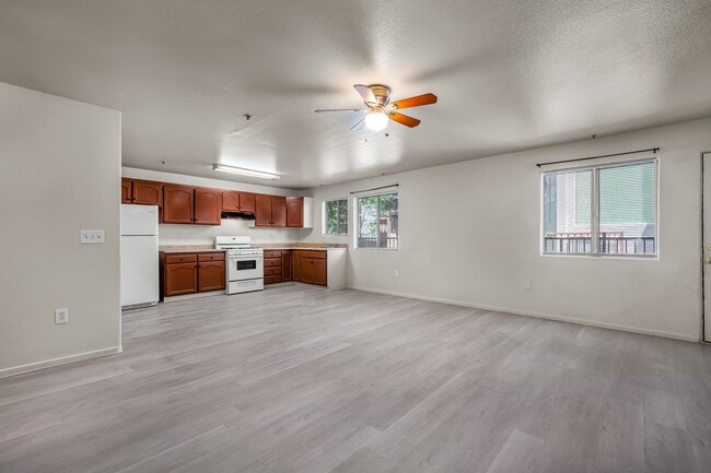 Photo - 5231 Huntington Dr N Unit 2