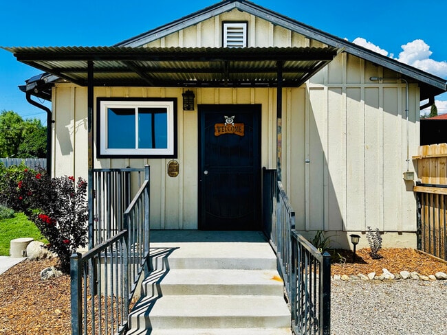 Building Photo - 39823 Dutton St Rental