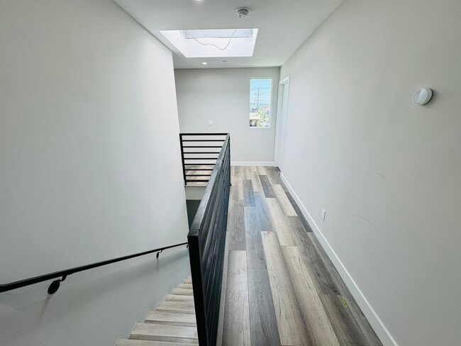 Photo - 1301 N Kingsley Dr