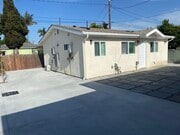 1116 South Exmoor Brand New ADU / House in the Back of 1114 - 1114 S Exmoor Ave House