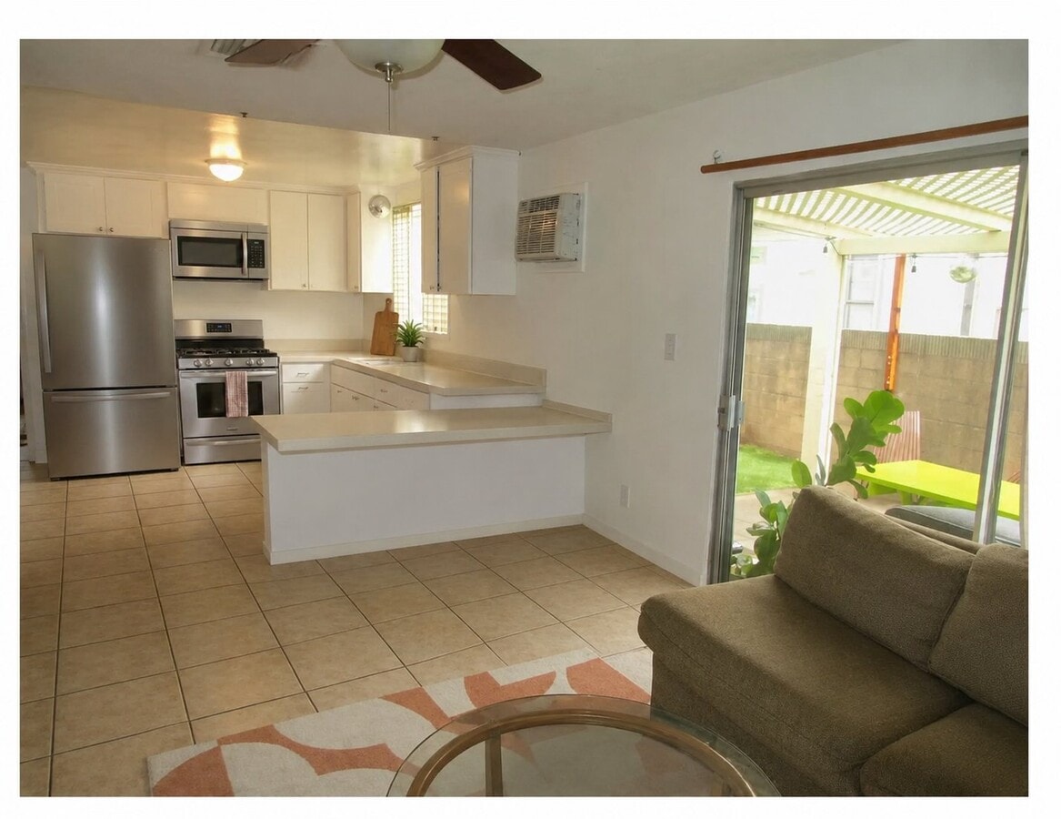 Photo - 381 N Harwood St