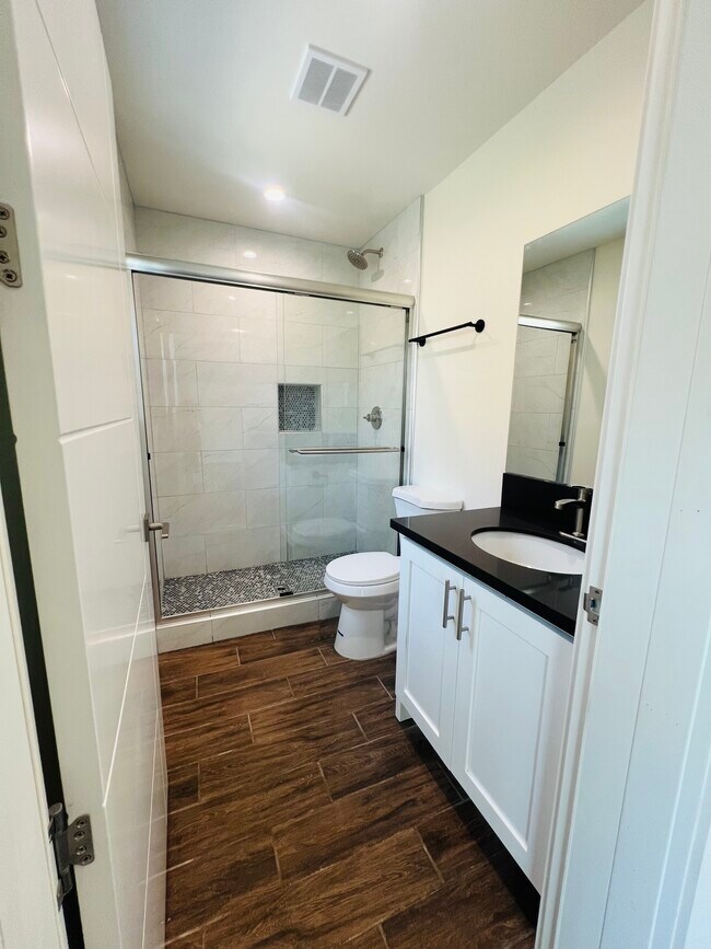 Photo - 3819 Percy St Unit #E