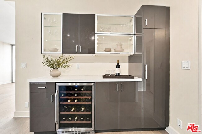 Photo - 10433 Wilshire Blvd Unit 407