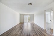 Photo - Toscana Apartments