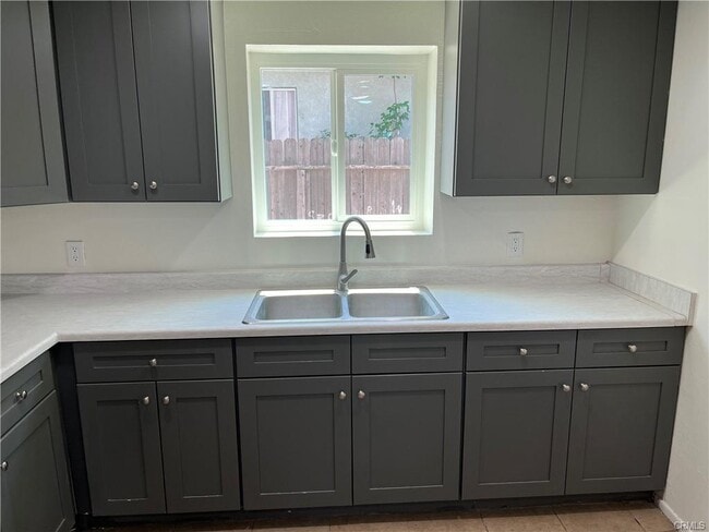 Photo - 1257 Velasco St