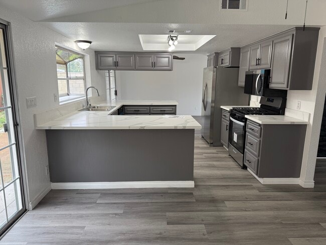 Building Photo - 2435 W Broadway Rental