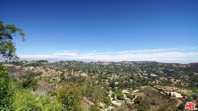 Building Photo - 2724 Angelo Dr