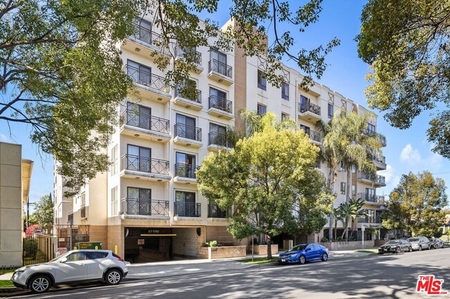 Building Photo - 311 S Gramercy Pl Unit 303