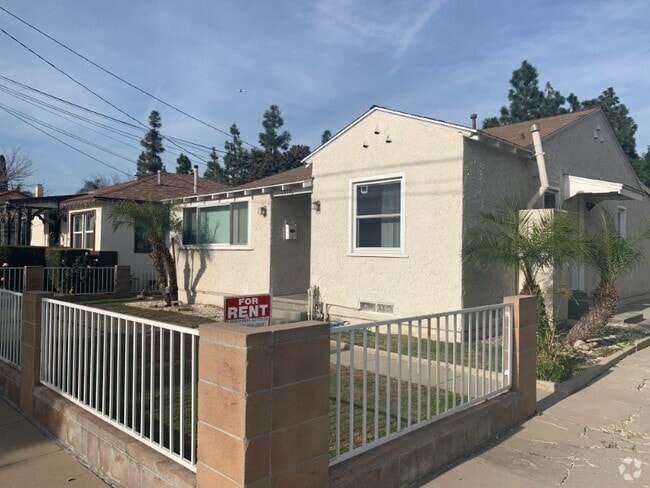Building Photo - 7973 Harper Ave Rental