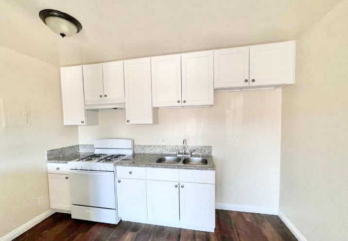Photo - 6729 Woodley Ave Condo Unit 4