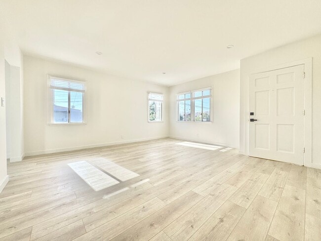 Photo - 1600 Chestnut Ave