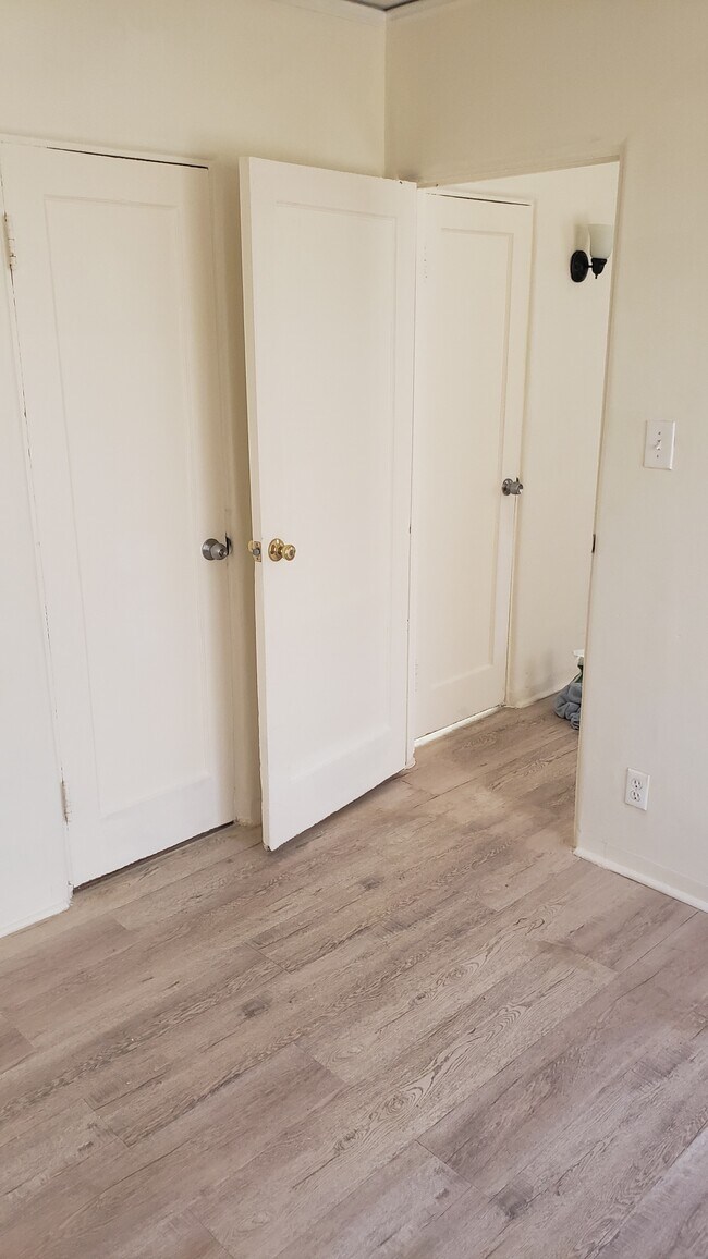Photo - 342 W 52nd Pl Unit 342