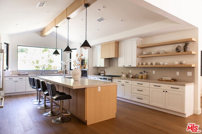 Photo - 3436 Longridge Ave