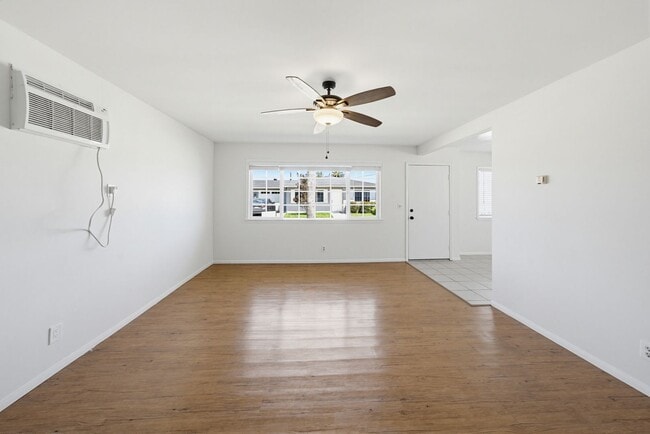 Photo - WILLIAMS ST Unit 718 - B