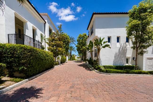Photo - Beautifully Remodel Townhouse with AC & Two Car Garage!