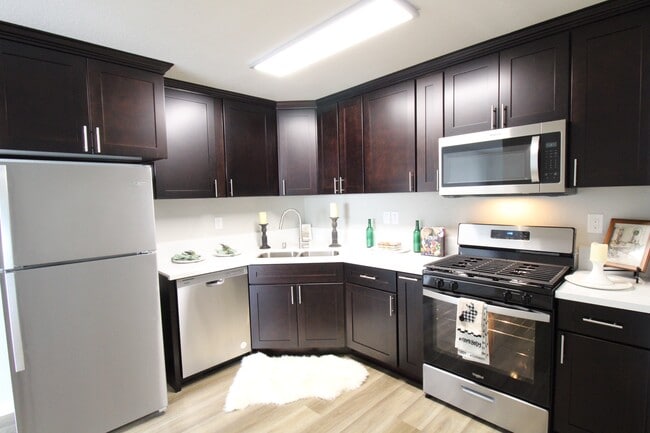 Building Photo - Chadron Apts