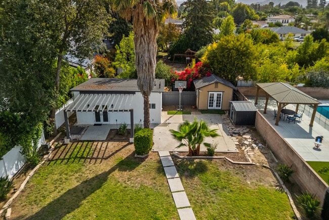 Photo - 23036 Burbank Blvd