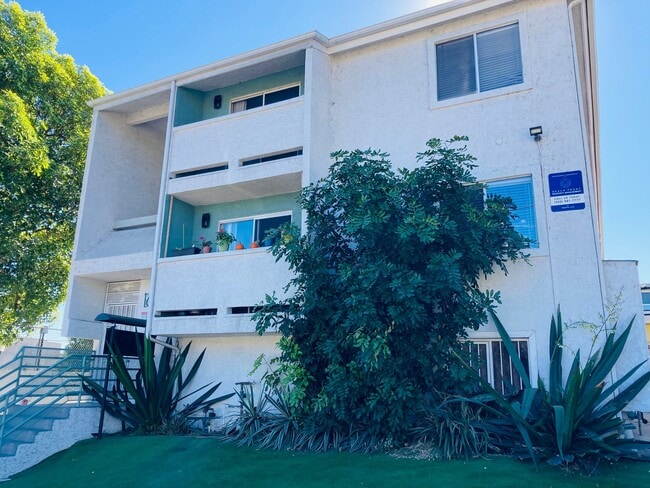 Building Photo - 1626 Palo Alto St Unit 202