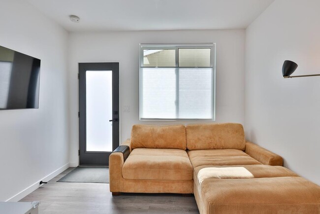 Photo - 3407 N Mountain View Dr Unit A